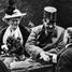 Austriacki następca tronu arcyksiążę Franciszek Ferdynand Habsburg i jego żona Zofia von Chotek zostali zastrzeleni w Sarajewie przez serbskiego zamachowca Gawriła Principa, co stało się casus belli I wojny światowej