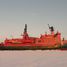 Radziecki lodołamacz atomowy NS Arktika jako pierwszy statek nawodny dotarł do bieguna północnego