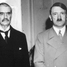Čemberlens un Hitlers tiekas Berhtesgādenē, Vācijā. Vācu sociālistiem tiek ziedota Čehoslovākija
