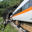 Taivānā no sliedēm noskrien vilciens ar 350 pasažieriem; vismaz 36 negadījumā gājuši bojā