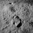 Apollo 11. Pēc 4 dienu lidojuma N. Ārmstrongs sper kāju uz Mēness virsmas