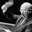 Przywódca ZSRR Nikita Chruszczow, chcąc wyrazić swą dezaprobatę wobec krytyki polityki jaką ZSRR prowadził w stosunku do krajów Europy Wschodniej, uderzał własnym butem w pulpit w czasie debaty w auli ONZ