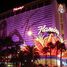 в Лас-Вегасе открылся отель "Фламинго", построенный знаменитым гангстером Багси Сигелем. С этого дня началось превращение Лас-Вегаса в мировую столицу игорного бизнеса.