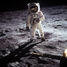 Apollo 11. Pēc 4 dienu lidojuma N. Ārmstrongs sper kāju uz Mēness virsmas