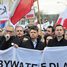 Komitet Obrony Demokracji zorganizowłal w Warszawie marsz ponad podziałami w obronie prawa, konstytucji i Trybunału Konstytucyjnego