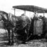 Atklāta zirgu tramvaja līnija Rīgā: Kara hospitālis (tagad Brasas stacija)-Ķeizarmežs (Mežaparks). 1910.gadā tos nomaina elektriskie tramvaji. 
