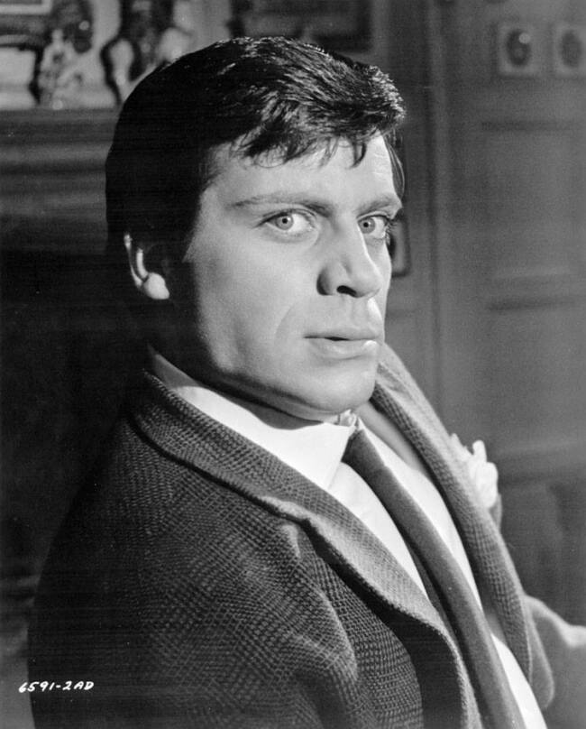 Oliver Reed
